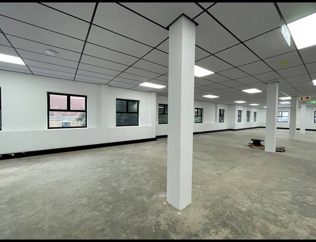 300M² OFFICE TO LET IN BRYANSTON
